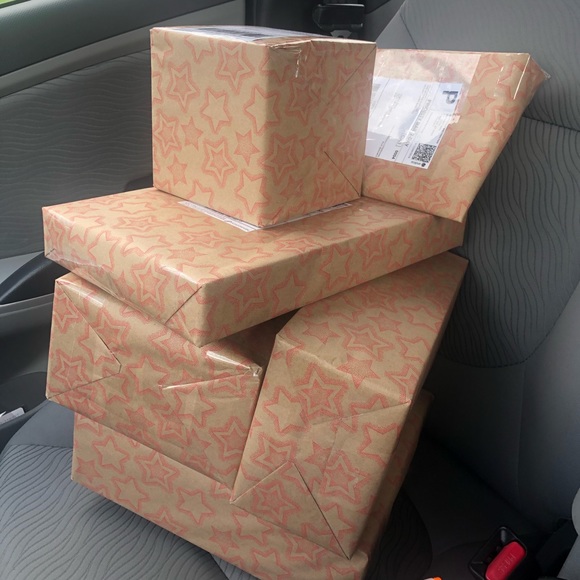 Meet your Posher, Mikyla💗 - Picture 2 of 4